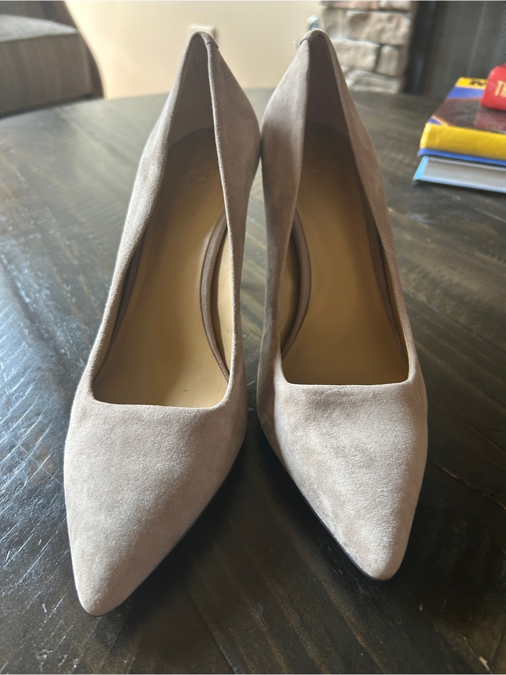 Ann Taylor Kylie Beige Suede Pointed Toe Stiletto Pumps Women’s 8.5 M